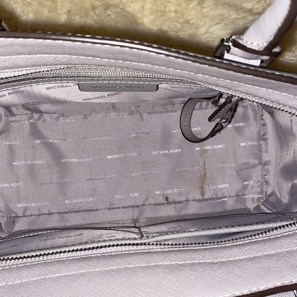 Gray Michael Kors off the shoulder bag - Picture 3 of 3